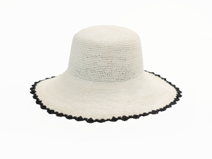 Shell Crochet Bucket, White / Black